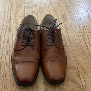 Boys cognac revel Oxford size 2